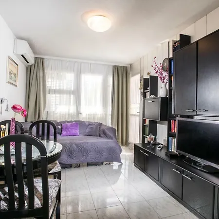 Luna Apartment Split